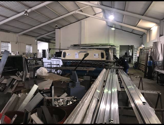 943M² FACTORY FOR SALE IN BRACKENFELL INDUSTRIAL